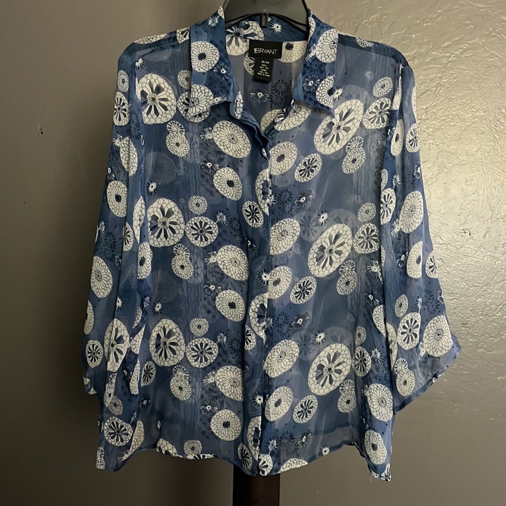 Lane Bryant Modern Super Cute  blue Color and white circles Blouse